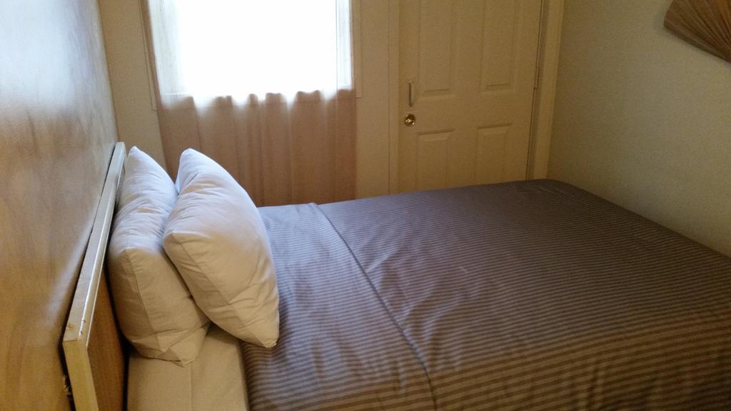A Voyageur'S Guest House Ottawa Room photo