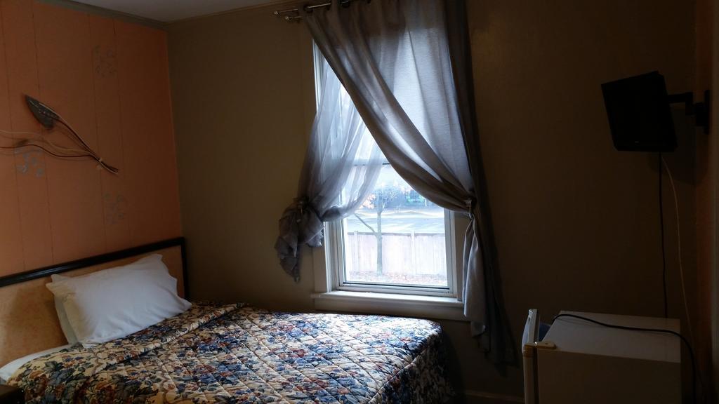 A Voyageur'S Guest House Ottawa Exterior photo