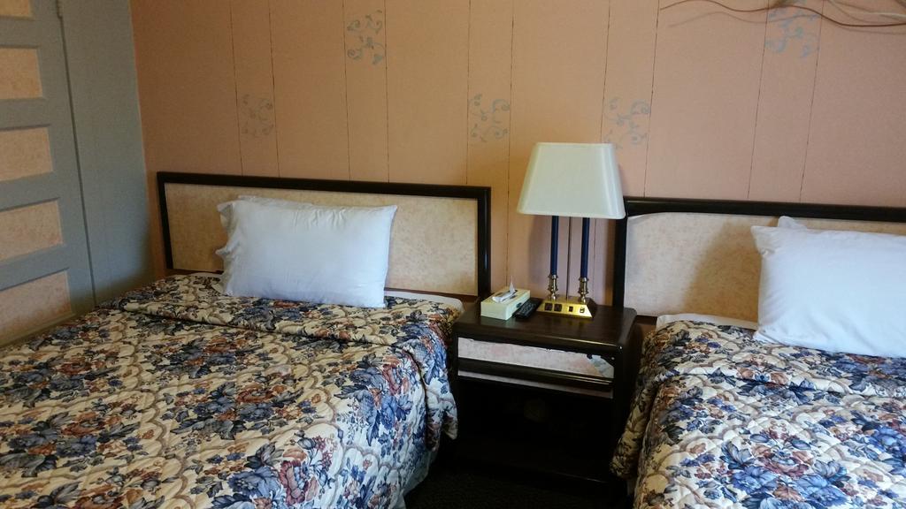 A Voyageur'S Guest House Ottawa Room photo