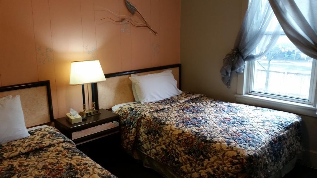 A Voyageur'S Guest House Ottawa Room photo